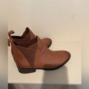 Aldo boots color camel size 7 1/2